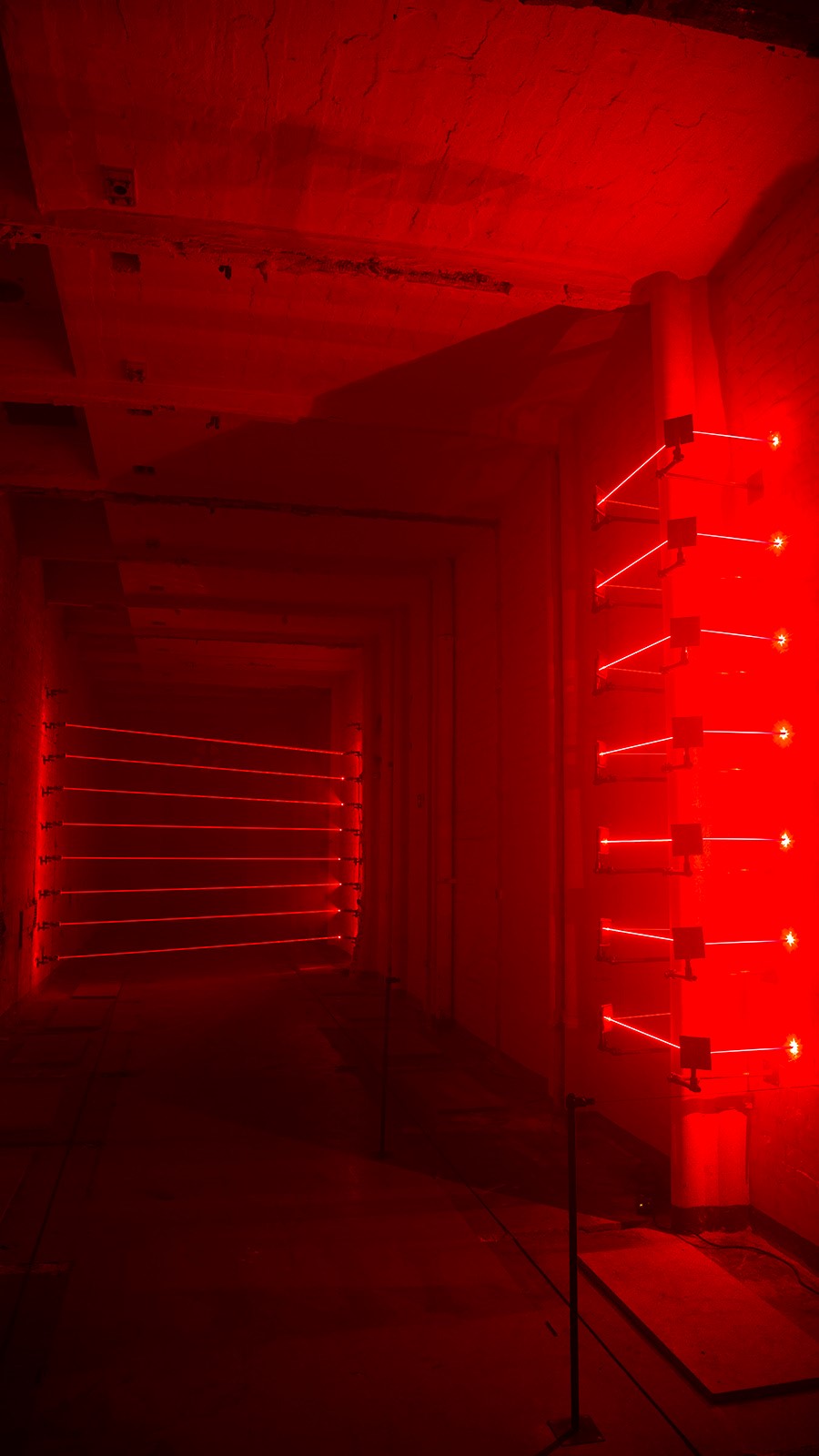 photo of a laser installation, lost places, previous transformer station, Berlin-Reinickendorf (Germany)